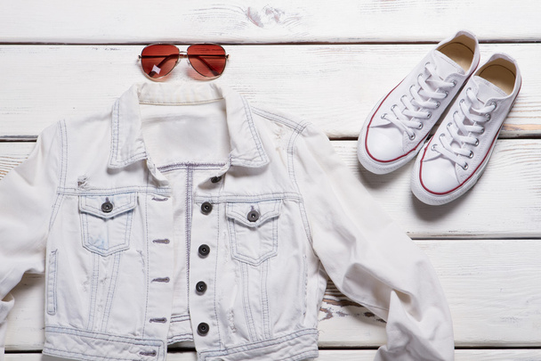 Short white jacket and sunglasses. - Photo, Image