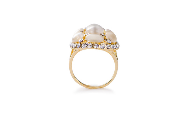 Ювелирное кольцо изолировано на белом - Фото, изображение
