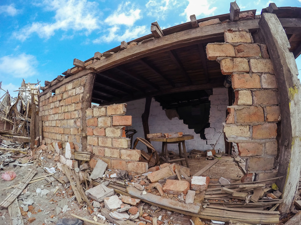 4 月 16 日、エクアドル、南アメリカの地震 - 写真・画像