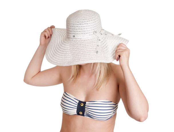 Nő a bikini és a nap kalap - Fotó, kép
