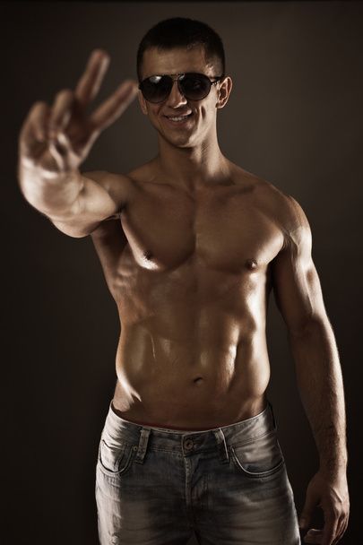 Muscular young man - Zdjęcie, obraz