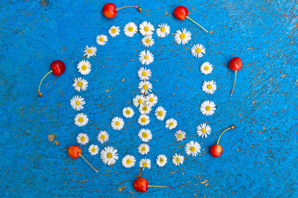 Peace sign peace symbol peace design on blue background - Foto, afbeelding