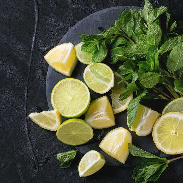 Lime and lemons with mint - Foto, Imagen