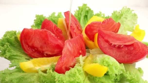 Karışık salata dökme zeytinyağı - Video, Çekim