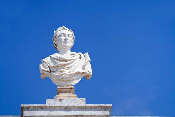 buste van de keizer in klassieke Romeinse stijl - Foto, afbeelding