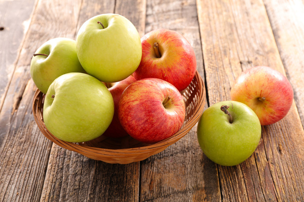 fresh apples bowl - Фото, зображення