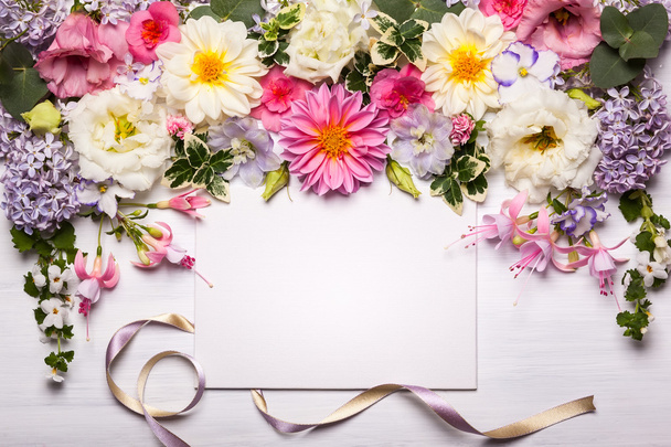 Flowers composition with greeting card - Φωτογραφία, εικόνα
