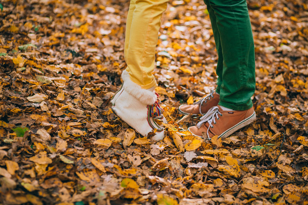 Paar im Herbstpark - Foto, Bild