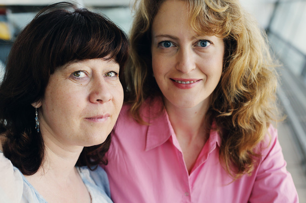 portrét dvou krásných žen - Fotografie, Obrázek