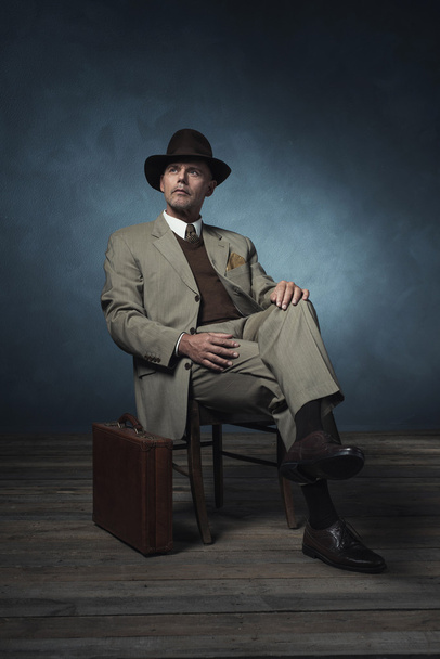 Fashionable retro 1940 business man  - Foto, afbeelding