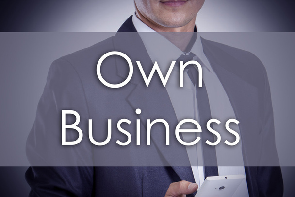 Собственный бизнес - Молодой бизнесмен с текстовой - бизнес-концепцией
 - Фото, изображение