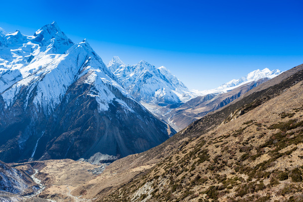 Himalayan landscape with a skyline - Φωτογραφία, εικόνα