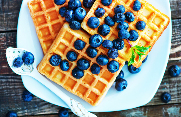 waffles with blueberries on the plate  - Valokuva, kuva