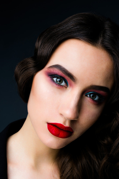 Woman with bright makeup - Foto, Imagen