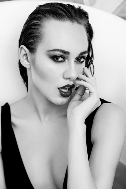  beautiful woman with wet shining makeup - Fotografie, Obrázek
