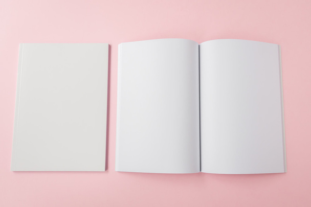 empty and white Booklets - Zdjęcie, obraz