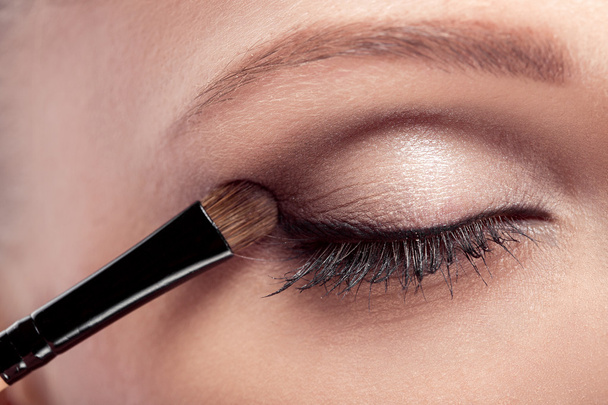 Makeup.  Eye shadow brush - Zdjęcie, obraz