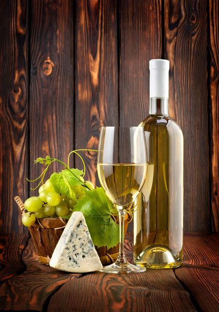 Vin blanc au raisin et fromage bleu
 - Photo, image