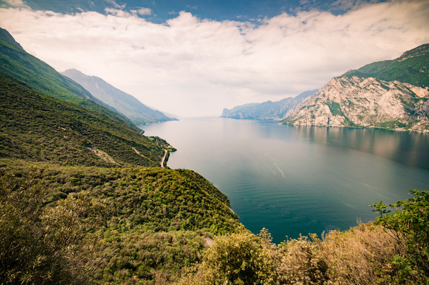 Panorama of the gorgeous Lake Garda surrounded by mountains. - Zdjęcie, obraz