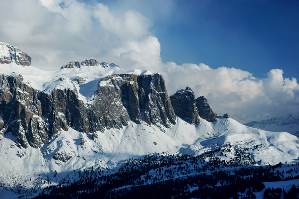 winter van de besneeuwde bergen - Foto, afbeelding