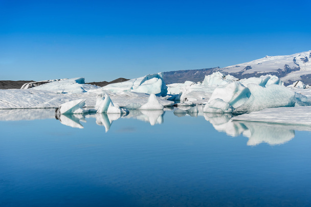 Vue panoramique des icebergs dans la lagune des glaciers, Islande
 - Photo, image