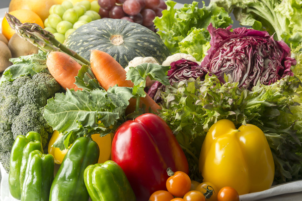 Z składników odżywczych bogatych w ekologicznej uprawie warzyw - Zdjęcie, obraz