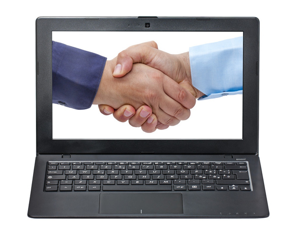 бизнесмены рукопожатия на экране ноутбука изолированы
 - Фото, изображение
