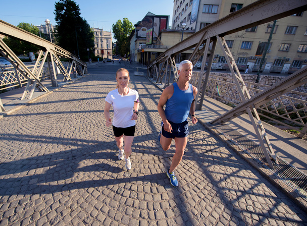 zdrowa para jogging - Zdjęcie, obraz