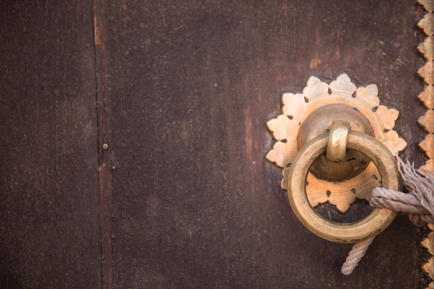 Anel decorado Doorknocker
 - Foto, Imagem
