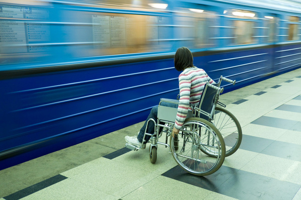 Woman in wheelchair - Foto, Bild