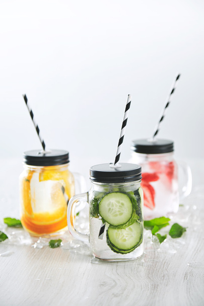 rustic jars with lemonades - Foto, afbeelding