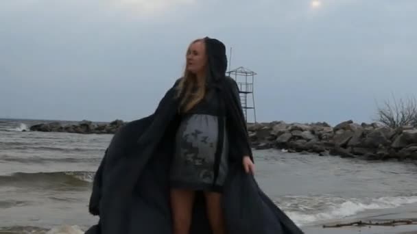 Pregnant woman at the sea. - Footage, Video