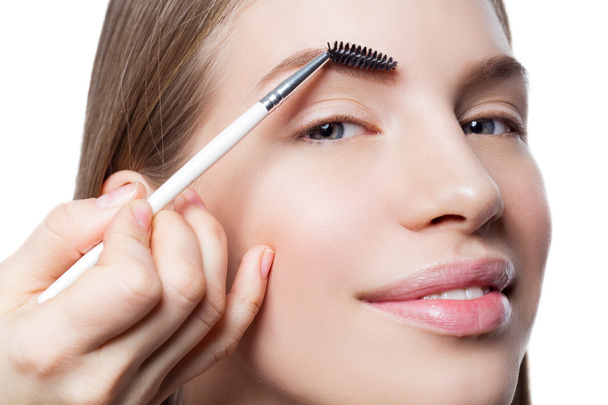 Woman correcting eyebrows form - Foto, Bild
