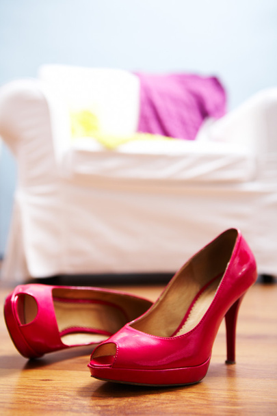 Kırmızı ayakkabılar - Fotoğraf, Görsel