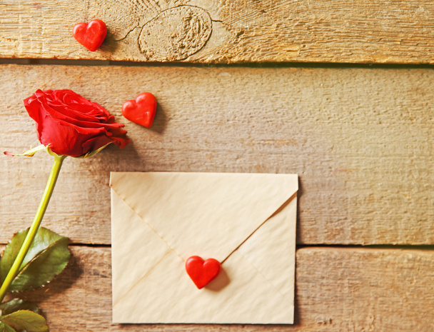 Beautiful rose with gift card - Zdjęcie, obraz