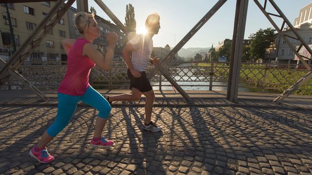 Olgun çift jogging - Fotoğraf, Görsel