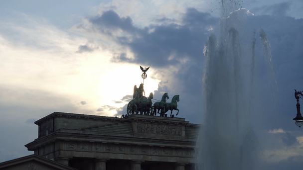 4k, Brandenburg Kapısı, altın bir saatte, Berlin Quadrigası - Video, Çekim