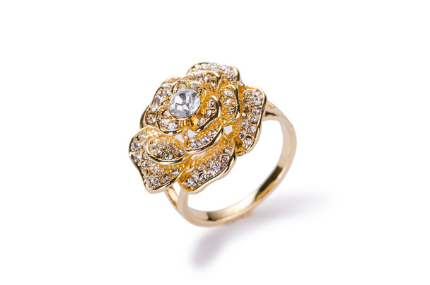 Zlatý prsten izolované na bílém pozadí - Fotografie, Obrázek