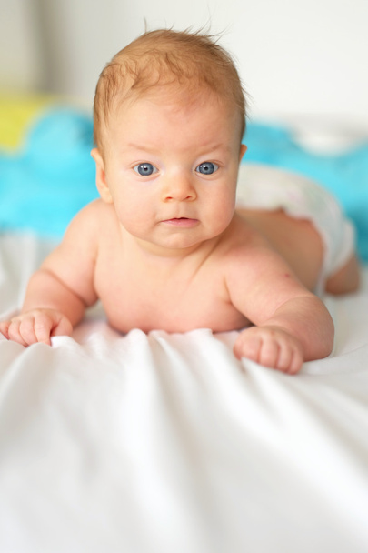 Kolmen kuukauden ikäinen vauva
 - Valokuva, kuva