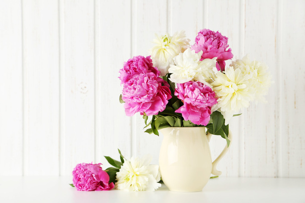 Bouquet of pink and white peony flowers - Foto, immagini