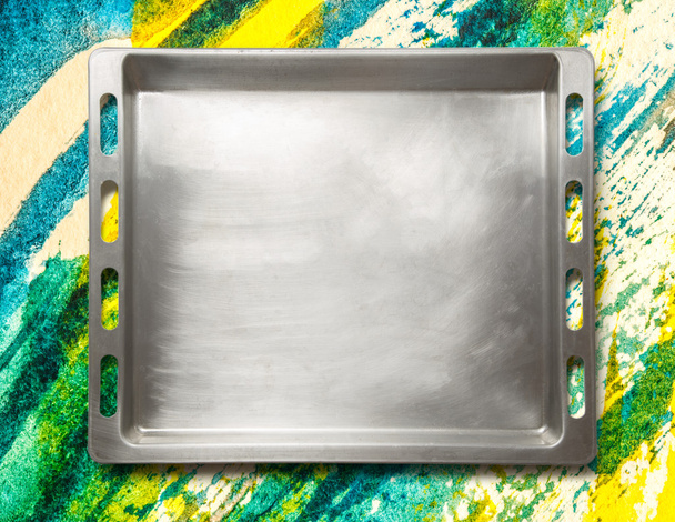空の金属オーブン トレイ - 写真・画像