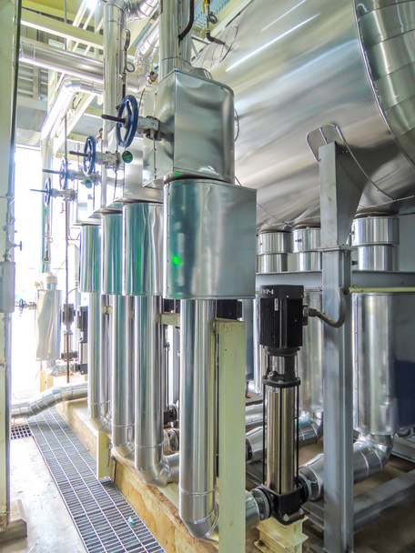 Prozess-Kessel Stahlrohre Heißwasserdampf in Raum für die Industrie. - Foto, Bild