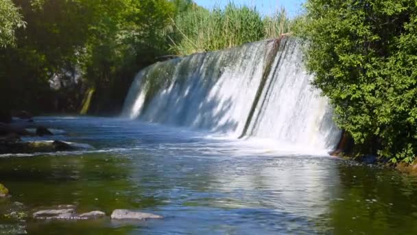 Buki Canyon upadek, ukraiński Falls, piękny wodospad - Materiał filmowy, wideo