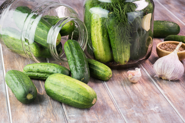 Farm organic cucumbers preparing for pickles. - Foto, Imagem