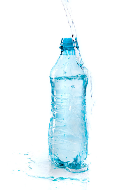 Water bottle on white background - Foto, afbeelding