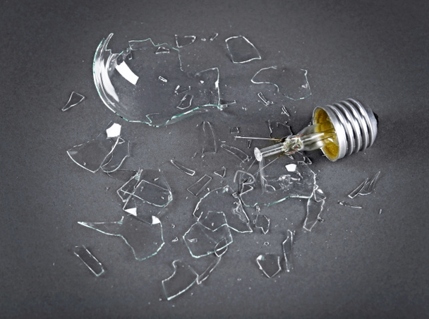 Broken light bulb  - Foto, Bild