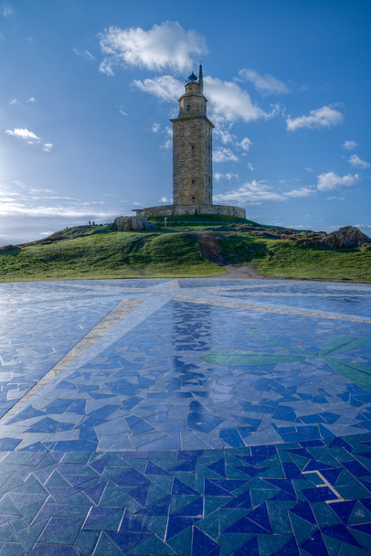 Herkules-torony és a szél a rózsa - Fotó, kép