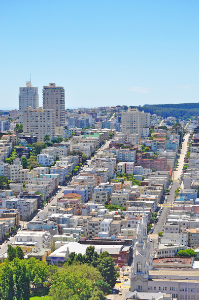 San Francisco, California: vista aérea del horizonte de la ciudad, construida sobre varias colinas y famosa en todo el mundo por sus empinadas calles cuesta arriba y cuesta abajo, con sus típicos altibajos
   - Foto, imagen