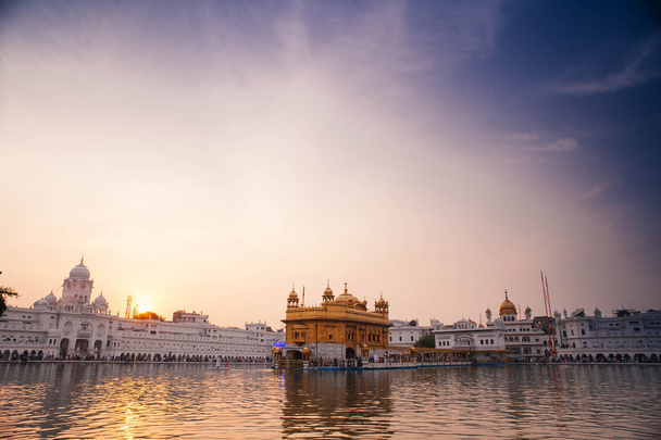 Golden Temple při západu slunce, Amritsar - Indie - Fotografie, Obrázek