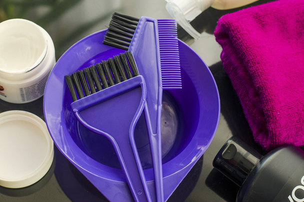 інструменти для фарбування волосся
 - Фото, зображення